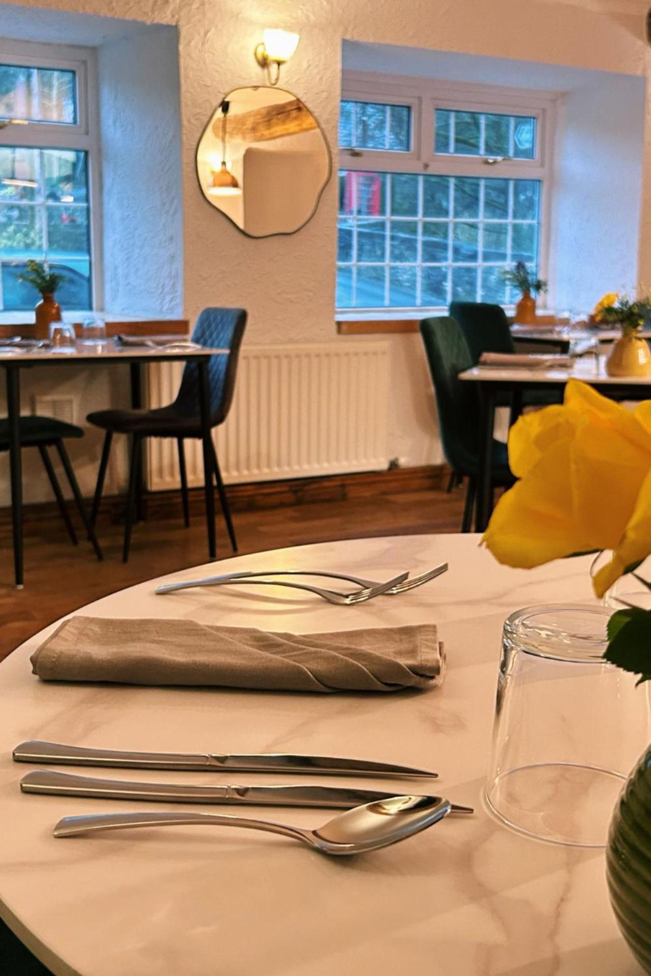 Penybont Restaurant + Inn 카마던 외부 사진